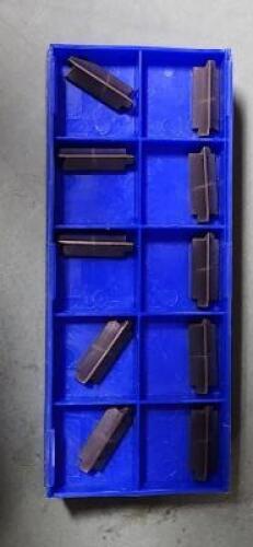 DESCRIPTION: (20) CARBIDE V85 4P 1.250 INTERNAL THREADING INSERTS BRAND/MODEL: CARBOLINE V854P 1.25TPF RETAIL$: $ 28.43 PER INSERT QTY: 20