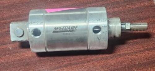DESCRIPTION: (1) 304 STAINLESS PNEUMATIC CYLINDER BRAND/MODEL: SPEEDAIRE 3ARP2 SIZE: 1" STROKE RETAIL$: $109.97 QTY: 1