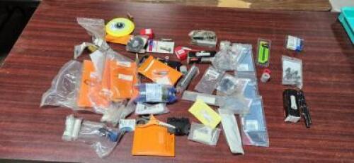 DESCRIPTION: (1) TRAY OF VARIOUS THINGS BRAND/MODEL: VARIOUS INFORMATION: TRAY NOT INCLUDED RETAIL$: $$$$ QTY: 1