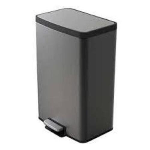DESCRIPTION: (1) STEP TRASH CAN BRAND/MODEL: KOHLER #1451136 INFORMATION: STAINLESS SIZE: 1.6 GAL RETAIL$: $139.99 EA QTY: 1