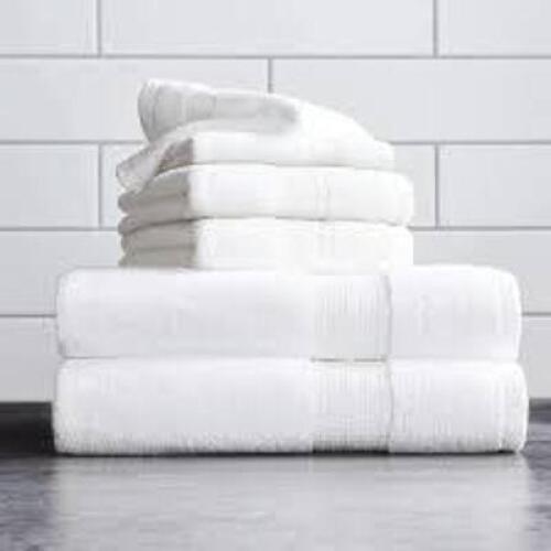 DESCRIPTION: (1) BATH TOWEL SET BRAND/MODEL: BETTER HOMES AND GARDENS INFORMATION: WHITE SIZE: 30X54 RETAIL$: $37.62 EA QTY: 1