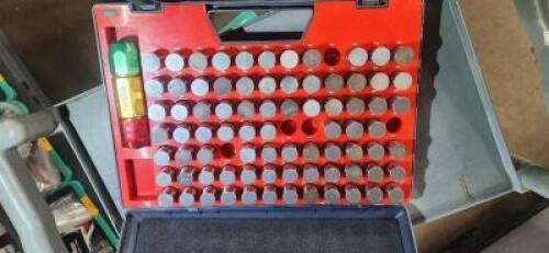 DESCRIPTION: (1) CLASS ZZ MINUS PIN GAGE SET, MISSING 5 PINS BRAND/MODEL: SPI SIZE: 0.917" TO 1" RETAIL$: $517.89 QTY: 1