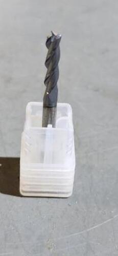 DESCRIPTION: (2) SOLID CARBIDE CORNER RADIUS END MILL BRAND/MODEL: KENNAMETAL 44195006 SIZE: 1/8" DIA 0.01" RAD 1/8" SD RETAIL$: $75.19 EA QTY: 2