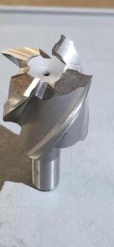 DESCRIPTION: (1) HSS SQ END MILL BRAND/MODEL: VC 40978652 RETAIL$: $239.65 QTY: 1