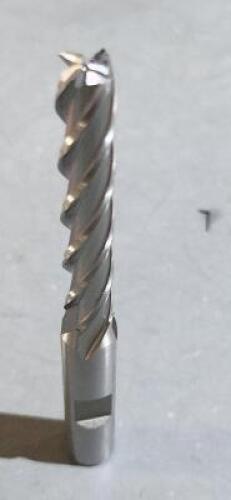 DESCRIPTION: (1) HSS SQ END MILL BRAND/MODEL: HERTEL 41118357 SIZE: 5/16" 3/8" SD 2" LOC RETAIL$: $33.20 QTY: 1
