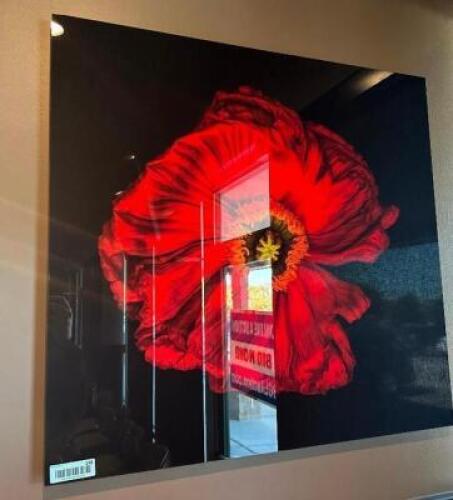 30" X 30" GLOSSY WALL DECORATION RED FLOWER