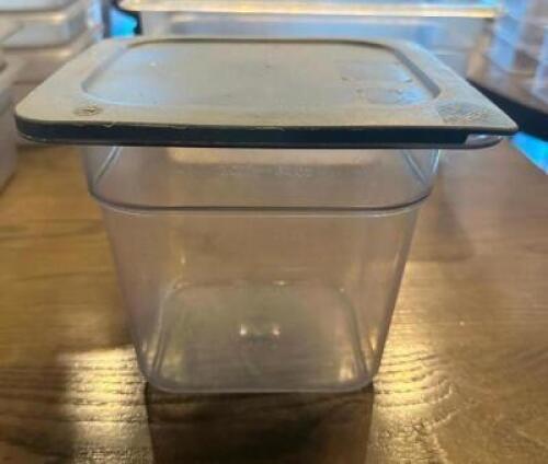 (6) 1/6 SIZE PLASTIC INSERTS W/ LIDS.
