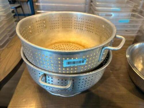 (2) ALUMINUM COLANDERS