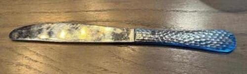 (22) STAINLESS KNIVES.