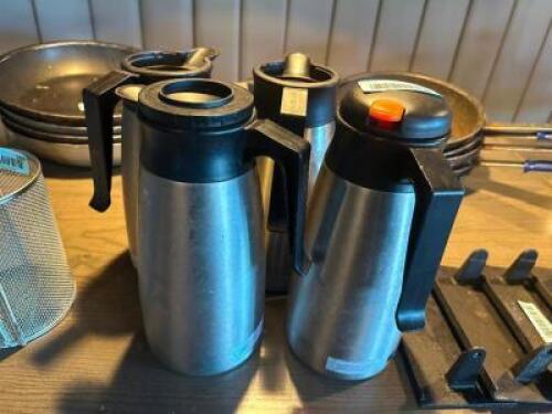 (4) INSULATED BEVERAGE DECANTERS.
