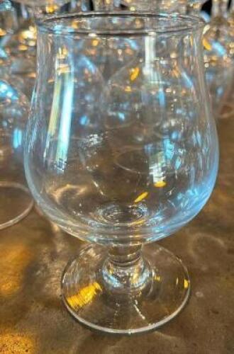 (18) BRANDY SNIFTERS