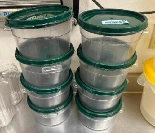 (8) 7 QT PLASTIC CONTAINERS W/ GREEN LIDS