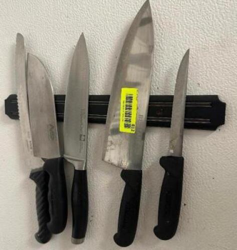 (5) KITCHEN KNIVES AND MAGNETIC RACK.