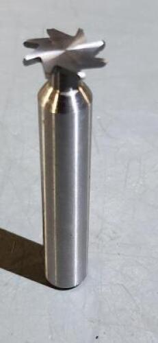 DESCRIPTION: (1) SOLID CARBIDE CONVEX RADIUS CUTTER BRAND/MODEL: MADE IN USA 80-1130 SIZE: 3/4" DIA 1/16 WIDTH RETAIL$: $97.95 QTY: 1