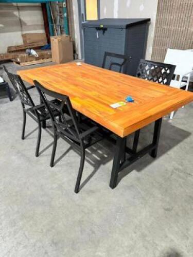 OUTDOOR DINING TABLE W/ CHAIRS
