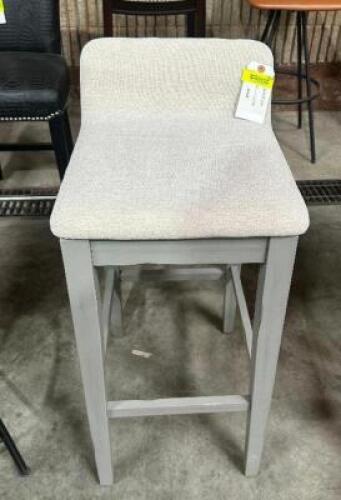 BAR STOOL