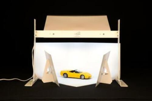DESCRIPTION: LIGHT BOX PHOTO STUDIO KIT BRAND/MODEL: MYSTUDIO MS20 RETAIL$: $279.00 QTY: 1
