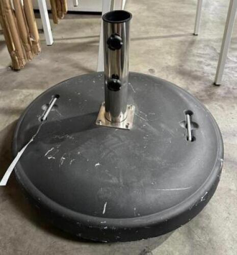 DESCRIPTION: 80 LB. MOBILE UMBRELLA BASE INFORMATION: HAS COSMETIC DAMAGE - SEE PHOTOS RETAIL$: $119.99 QTY: 1