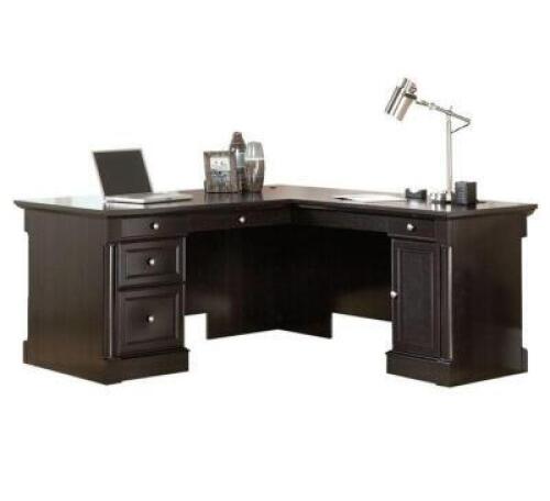 DESCRIPTION: HENLEY L-SHAPE EXECUTIVE DESK SIZE: 61"X69"X30" RETAIL$: $629.99 QTY: 1