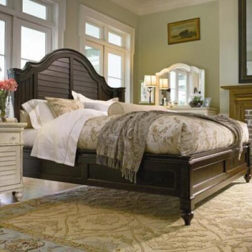DESCRIPTION: STEEL MAGNOLIA PANEL BED BRAND/MODEL: PUALA DEEN HOME SIZE: QUEEN RETAIL$: $1,463.00 QTY: 1