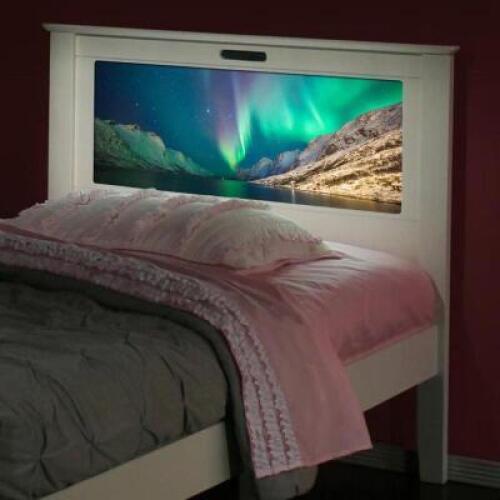 DESCRIPTION: MONTGOMERY HEADBOARD BRAND/MODEL: LIGHTHEADED BEDS SIZE: TWIN RETAIL$: $199.99 QTY: 1