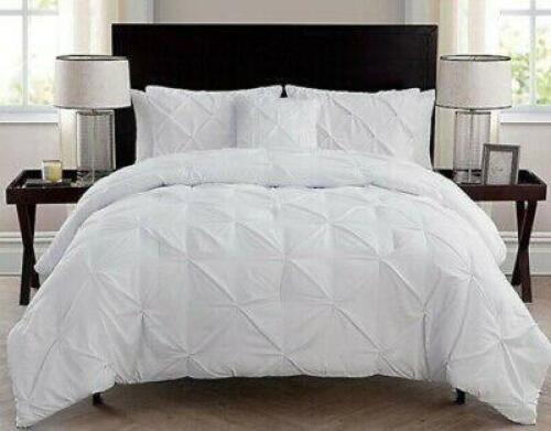 DESCRIPTION: CARMEN COMFORTER SET SIZE: QUEEN RETAIL$: $134.99 QTY: 1