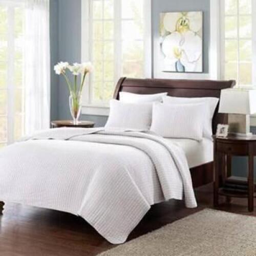 DESCRIPTION: KEATON COVERLET SET BRAND/MODEL: MADISON PARK MP13-625 SIZE: TWIN/XL RETAIL$: $43.99 QTY: 1