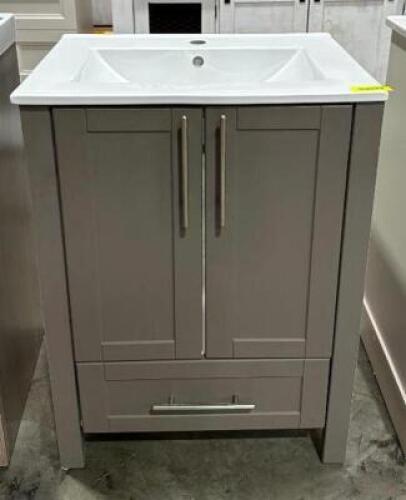 DESCRIPTION: ENGLEHART 24" VANITY BRAND/MODEL: IVY BRONX SIZE: 24" RETAIL$: $289.99 QTY: 1