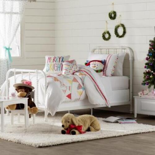 DESCRIPTION: ROBYN LIND BED SIZE: TWIN RETAIL$: $215.00 QTY: 1