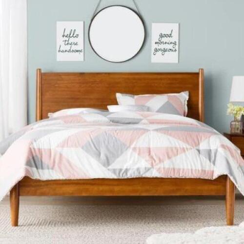 DESCRIPTION: STAMEY PANEL HEADBOARD SIZE: QUEEN RETAIL$: $299.99 QTY: 1