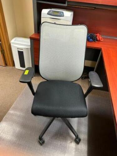 DESCRIPTION: MESH BACK OFFICE CHAIR QTY: 1
