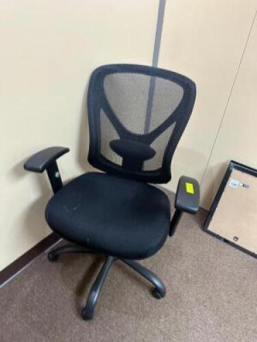 DESCRIPTION: MESH BACK OFFICE CHAIR QTY: 1