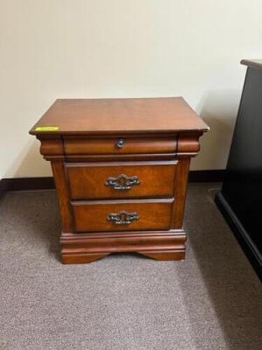 DESCRIPTION: 3-DRAWER NIGHT STAND INFORMATION: CHIP ON CORNER QTY: 1