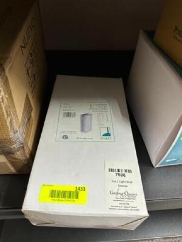 DESCRIPTION: EOS 1-LIGHT WALL SCONCE RETAIL$: $84.00 QTY: 1