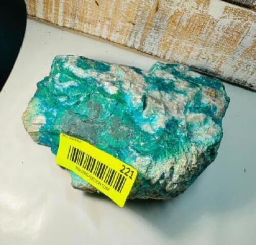 LARGE MALACHITE SPECIMEN