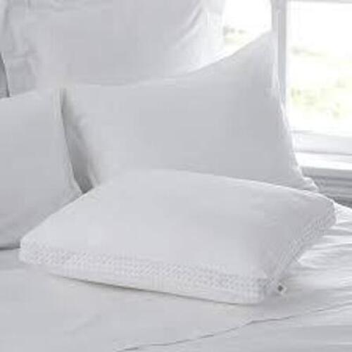 DESCRIPTION: (4) PILLOWSBRAND/MODEL: SEALYINFORMATION: WHITESIZE: STANDARDRETAIL$: $35.00 EAQTY: 4