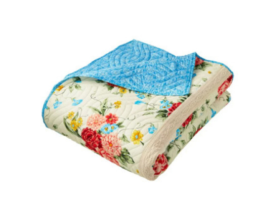 DESCRIPTION: (1) QUILT BRAND/MODEL: PIONEER WOMAN INFORMATION: SWEET ROSE BLOSSOM SIZE: KING QUILT RETAIL$: $65.00 EA QTY: 1