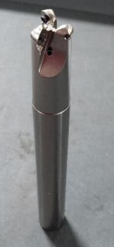 DESCRIPTION: (1) INDEXABLE COPY END MILL BRAND/MODEL: HERTEL 48279772 SIZE: 3/4' RETAIL$: $200.00 QTY: 1