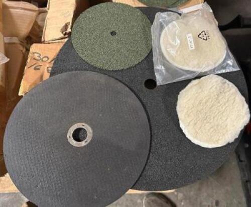 PALLET AND CONTENTS - APPROX 12 ASSORTED CASE OF SILICONE DISCS, BUFFING PADS, AND SANDING DISCS.