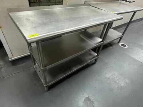 DESCRIPTION: 48" X 30" STAINLESS TABLE SIZE 48" X 30" LOCATION: KITCHEN QTY: 1
