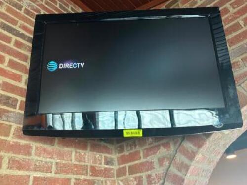 DESCRIPTION: 32" LG FLAT SCREEN TV W/ WALL MOUNT BRAND / MODEL: LG SIZE 32" LOCATION: BAR QTY: 1
