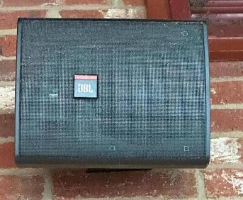 DESCRIPTION: (4) JBL WALL SPEAKERS BRAND / MODEL: JBL ADDITIONAL INFORMATION TOOLS AND LADDER REQUIRE FOR REMOVAL LOCATION: BAR THIS LOT IS: SOLD BY T