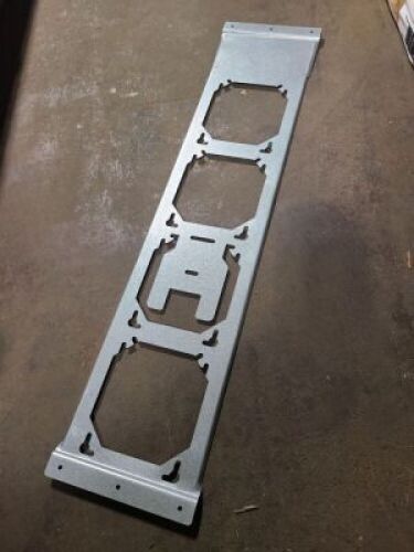 DESCRIPTION: (1) CASE OF APPROX (25) METAL BRACKETSQTY: 1