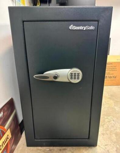 ELECTRONIC COMBINATION SAFE