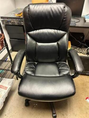 OFFICE CHAIR