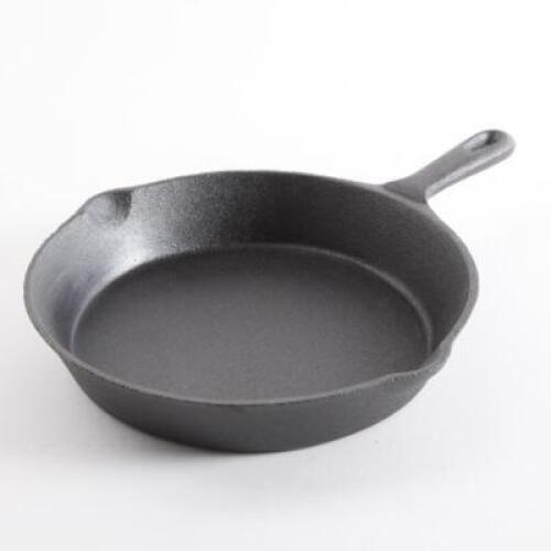 GIBSON ADDLESTONE 10" CAST IRON PRESEASONED FRYING PAN RETAILS FOR $14.99