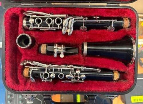 CLARINET WITH CASE
