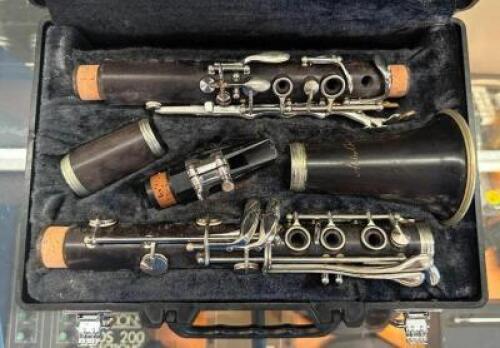 WOOD CLARINET WITH CASE