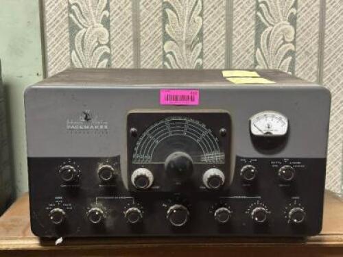 VINTAGE PACEMAKER RADIO