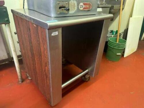 26" X 26" PORTABLE EQUIPMENT STAND / BUFFET COUNTER.